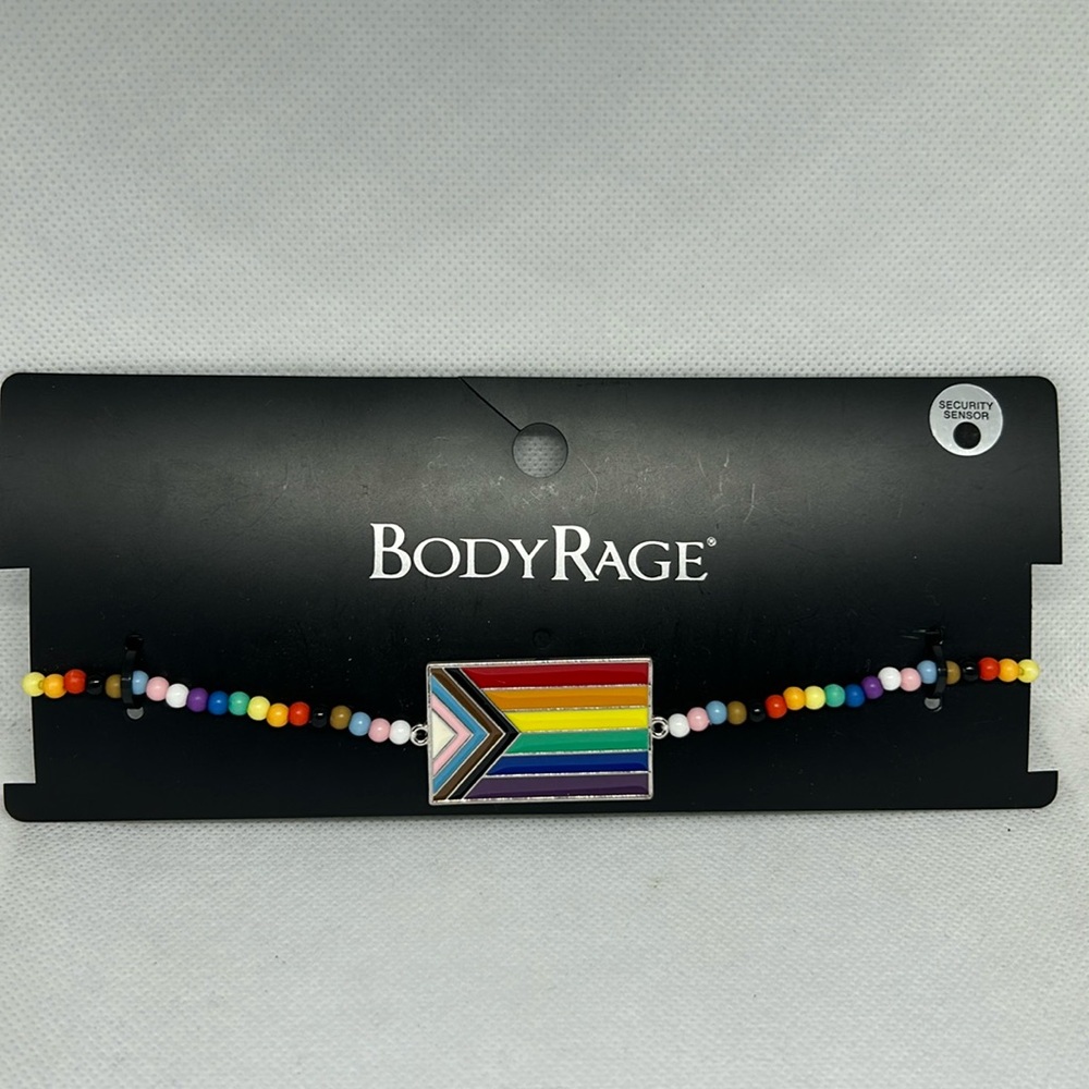 Body rage flag necklace